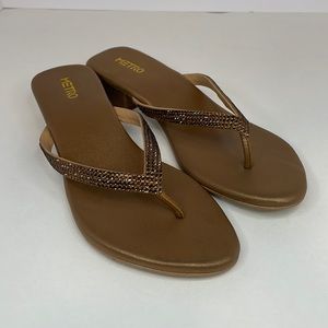 Women’s Metro Brown Rhinestone Flip Flops Size 38 (7 US)